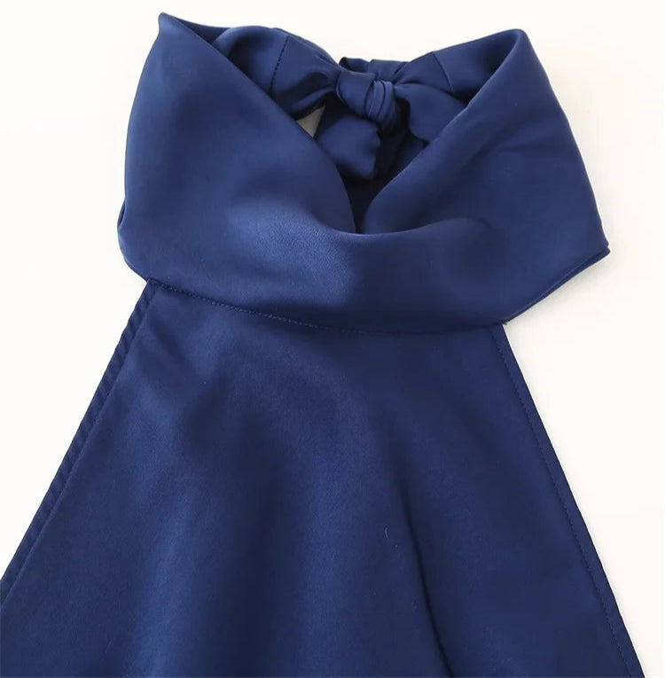 Vestido Longo de Cetim Azul Noturno – Sofisticação e Brilho para Momentos Especiais